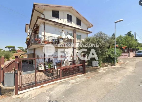appartamento in vendita a Marino in zona Frattocchie