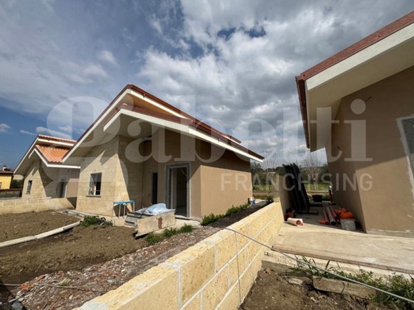 casa indipendente in vendita a Marino in zona Frattocchie