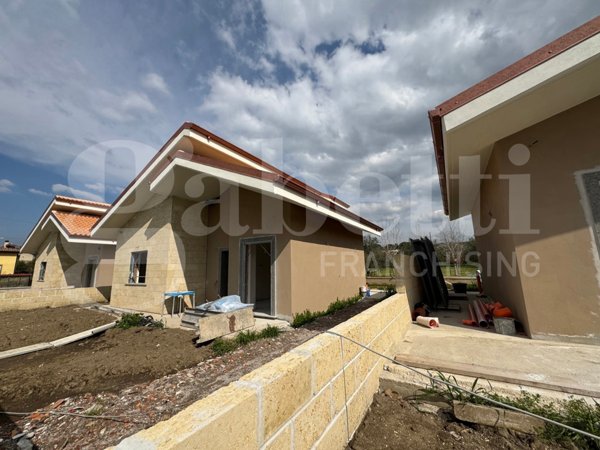 casa indipendente in vendita a Marino in zona Frattocchie