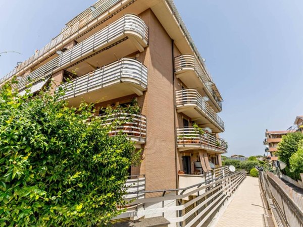 appartamento in vendita a Marino in zona Frattocchie