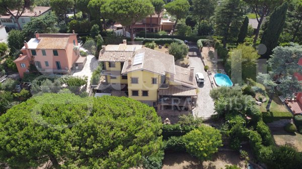 casa indipendente in vendita a Marino