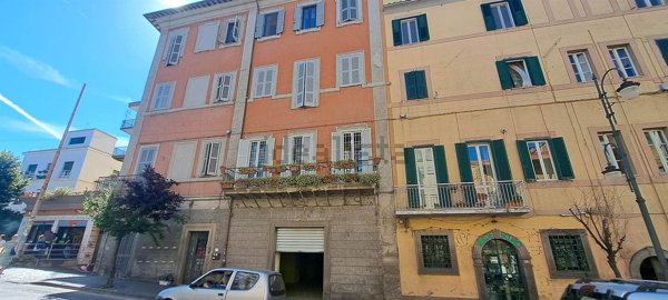 locale di sgombero in vendita a Marino