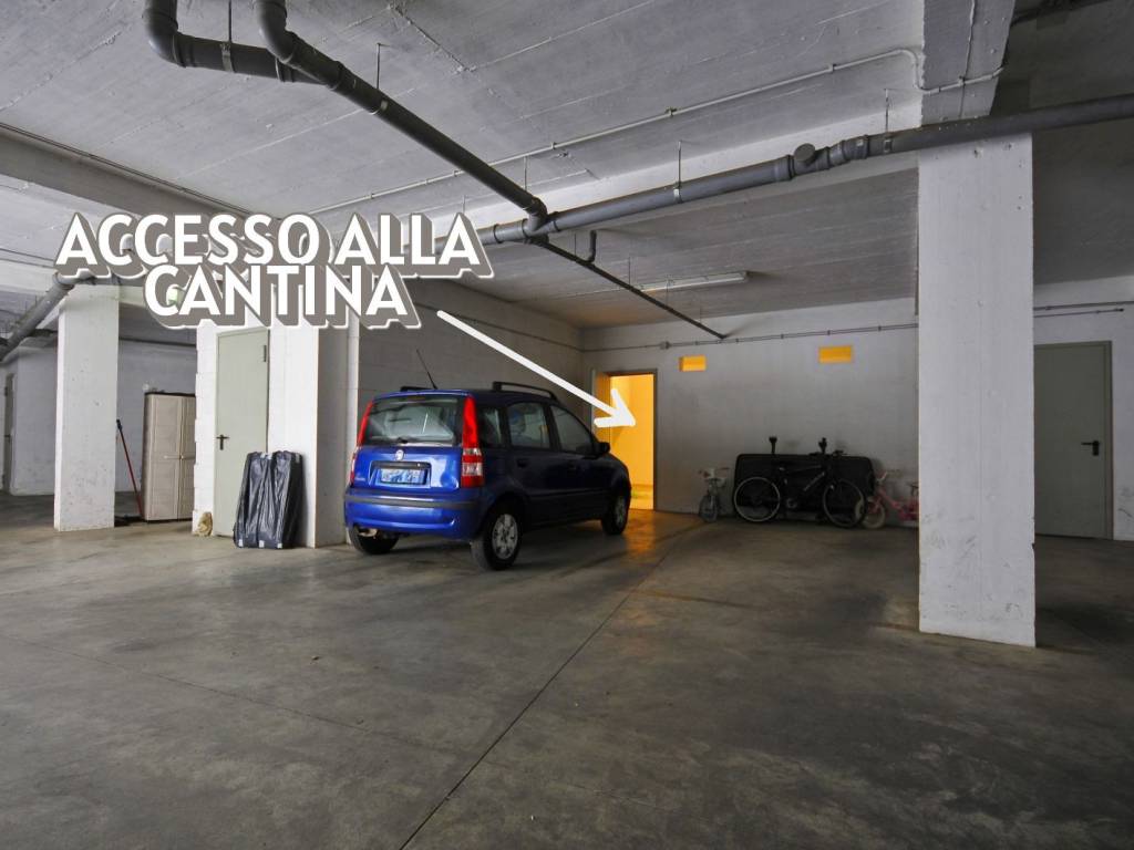 locale commerciale in vendita a Marino in zona Poggio delle Mole