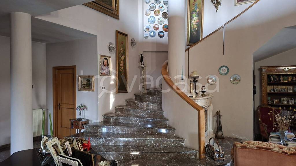 casa indipendente in vendita a Marino in zona Due Santi