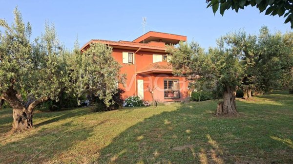 casa indipendente in vendita a Marino in zona Due Santi