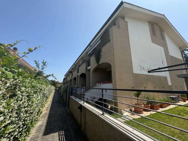 appartamento in vendita a Marino in zona Castelluccia