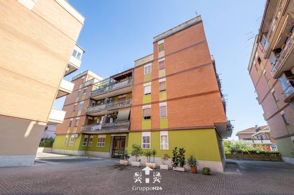 appartamento in vendita a Marino in zona Santa Maria delle Mole