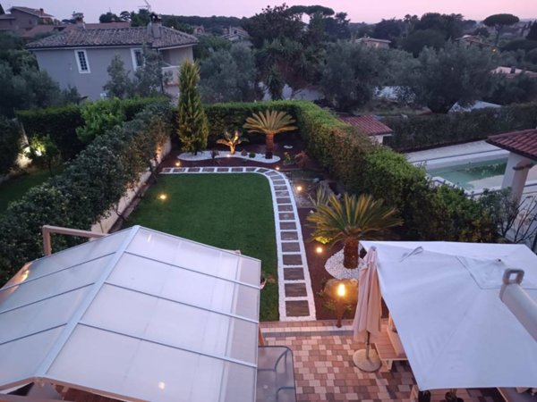 casa indipendente in vendita a Marino in zona Due Santi