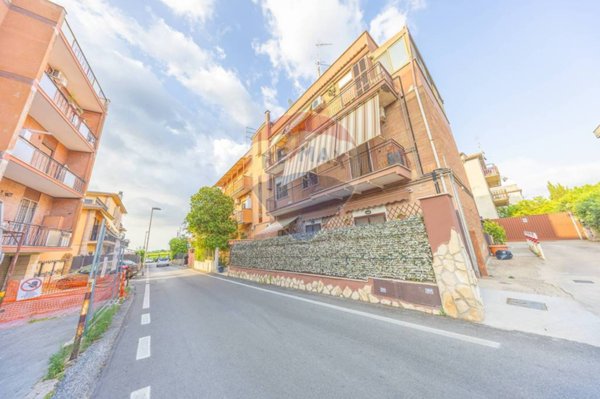 appartamento in vendita a Marino in zona Poggio delle Mole