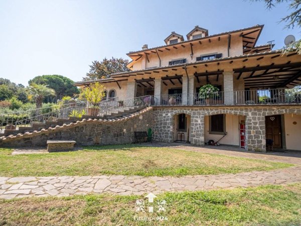 casa indipendente in vendita a Marino