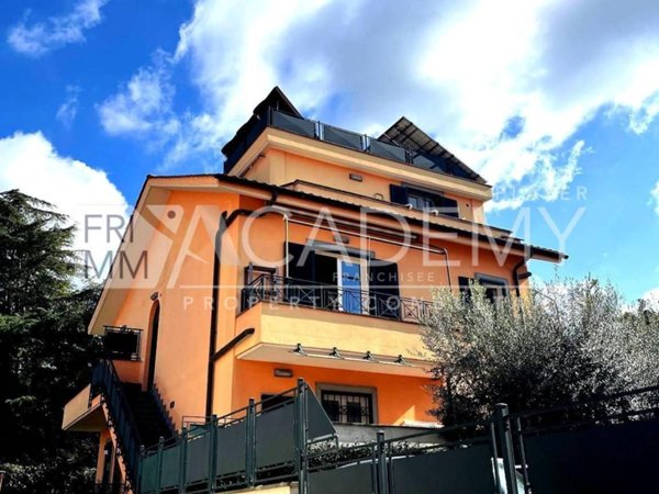 appartamento in vendita a Marino in zona Frattocchie