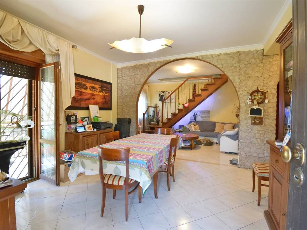 appartamento in vendita a Marino in zona Frattocchie