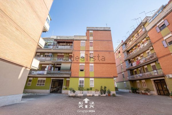 appartamento in vendita a Marino in zona Santa Maria delle Mole