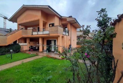 appartamento in vendita a Marino in zona Poggio delle Mole