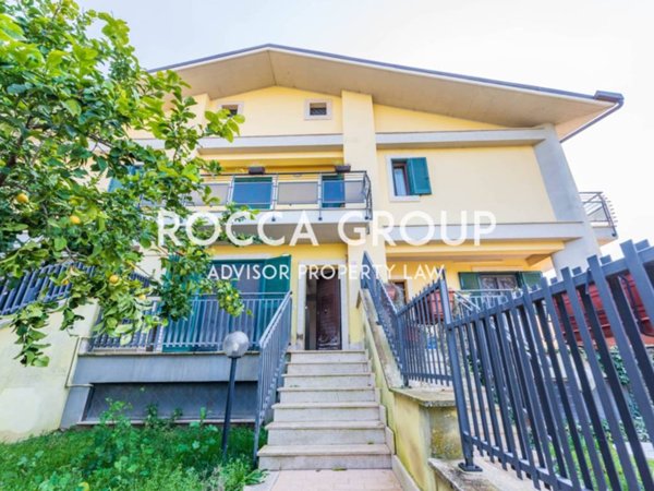 casa indipendente in vendita a Marino