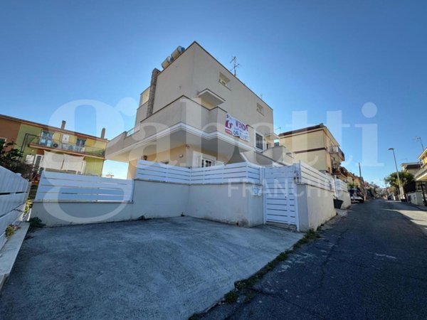 appartamento in vendita a Marino in zona Poggio delle Mole