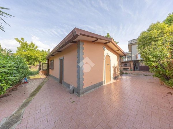 casa indipendente in vendita a Marino in zona Santa Maria delle Mole