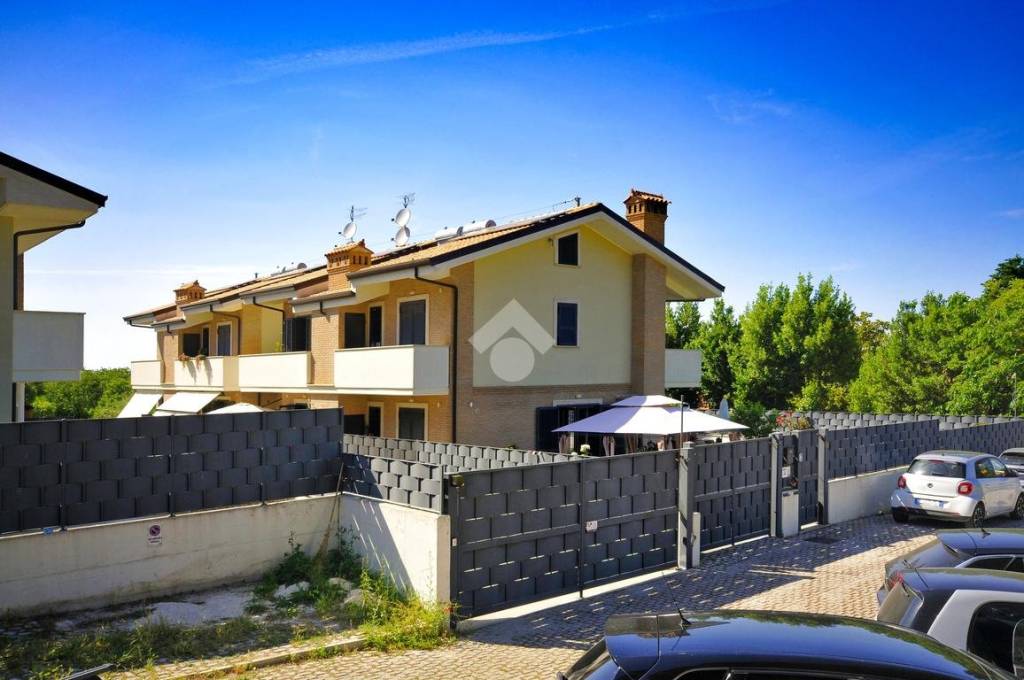 casa indipendente in vendita a Marino