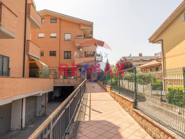 appartamento in vendita a Marino in zona Poggio delle Mole