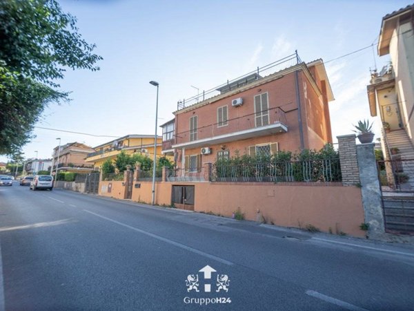 appartamento in vendita a Marino in zona Due Santi