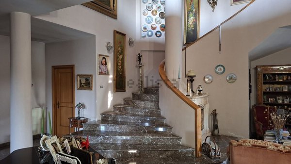 casa indipendente in vendita a Marino