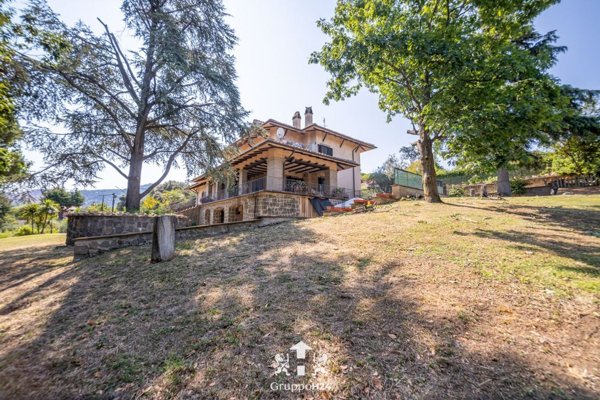 casa indipendente in vendita a Marino