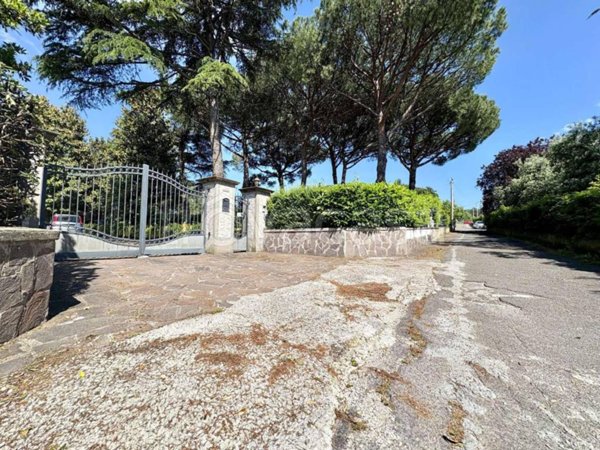 casa indipendente in vendita a Marino in zona Due Santi
