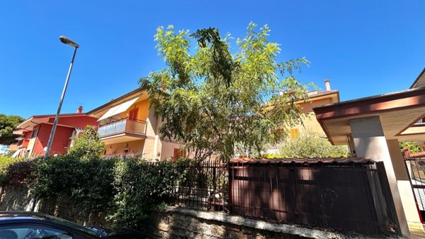 casa indipendente in vendita a Marino