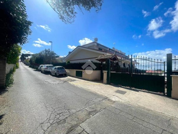 casa indipendente in vendita a Marino in zona Castelluccia