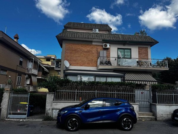 appartamento in vendita a Marino in zona Poggio delle Mole