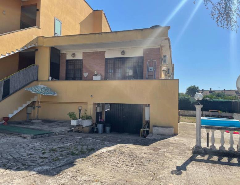 appartamento in vendita a Marino in zona Poggio delle Mole