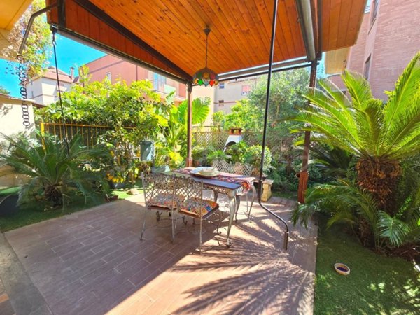 casa indipendente in vendita a Marino in zona Poggio delle Mole