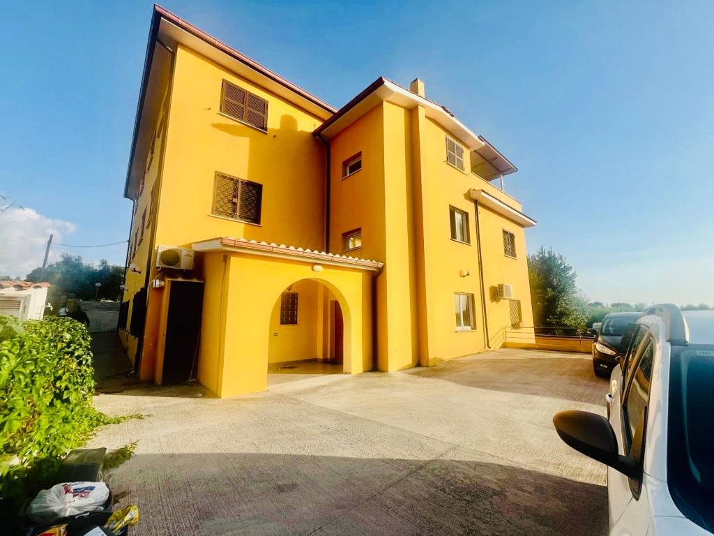appartamento in vendita a Marino in zona Cava dei Selci