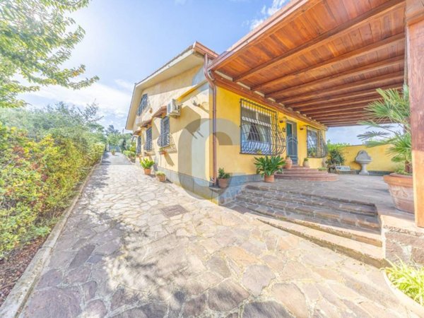 casa indipendente in vendita a Marino