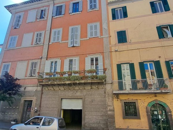 locale commerciale in vendita a Marino