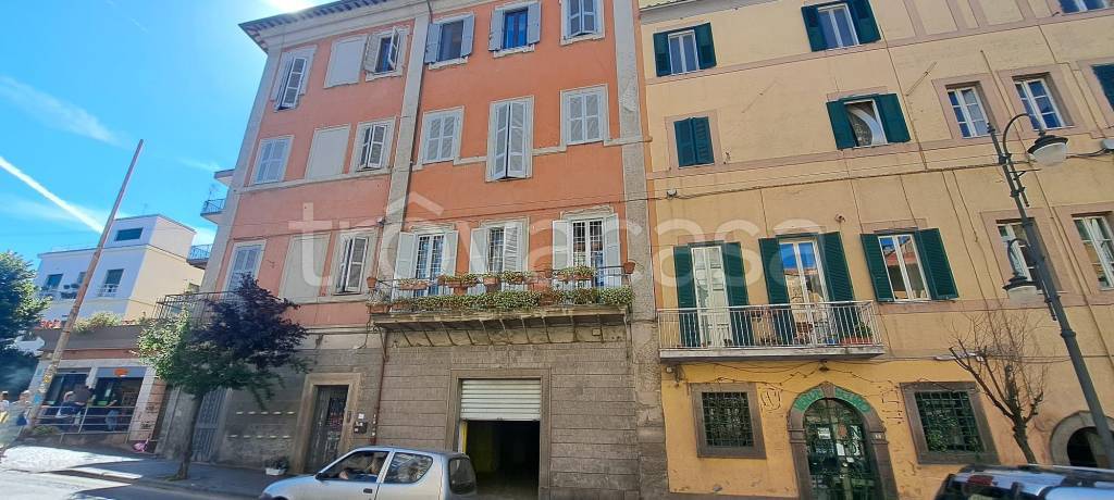 locale commerciale in vendita a Marino