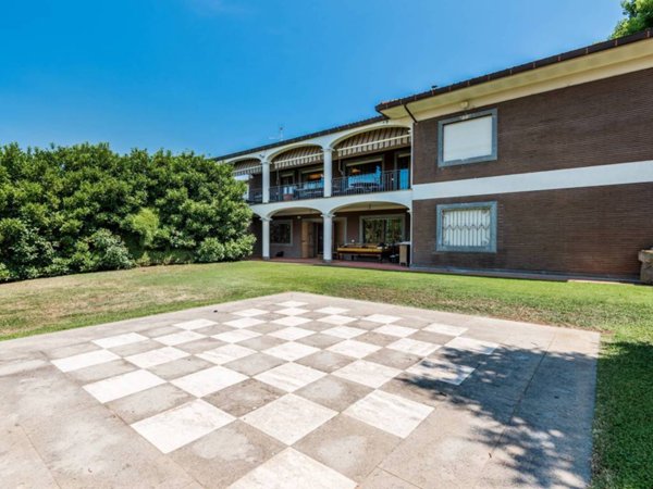 casa indipendente in vendita a Marino in zona Frattocchie