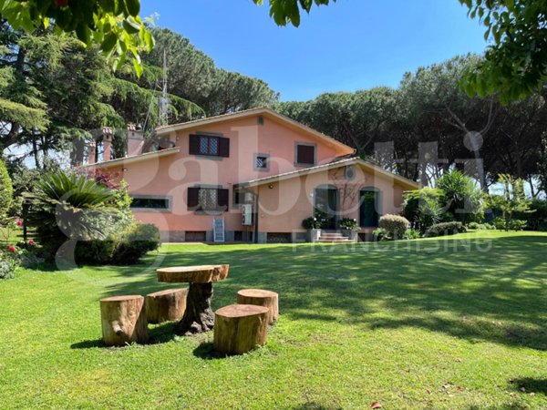 casa indipendente in vendita a Marino