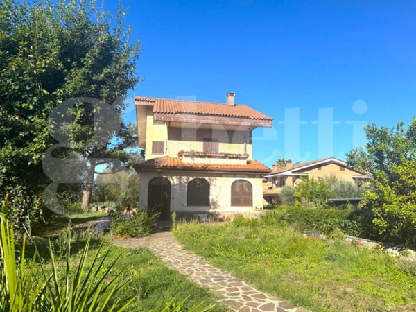 casa indipendente in vendita a Marino in zona Poggio delle Mole