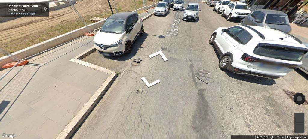 negozio in vendita a Marino in zona Frattocchie