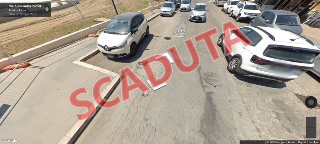 negozio in vendita a Marino in zona Poggio delle Mole