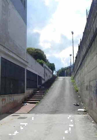 locale di sgombero in vendita a Marino