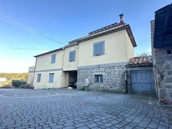 casa indipendente in vendita a Marino in zona Due Santi