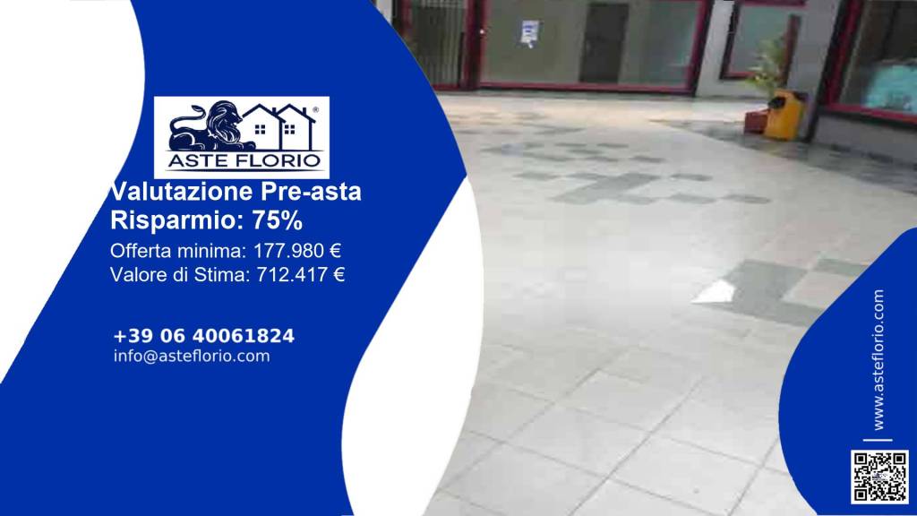 locale commerciale in vendita a Marino