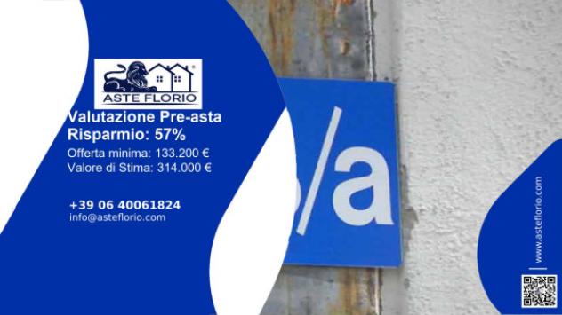 locale commerciale in vendita a Marino