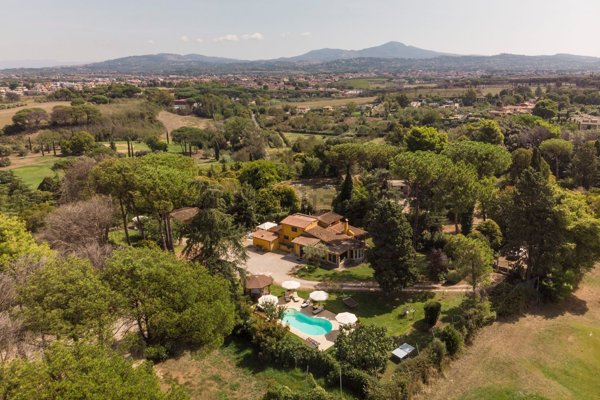 casa indipendente in vendita a Marino