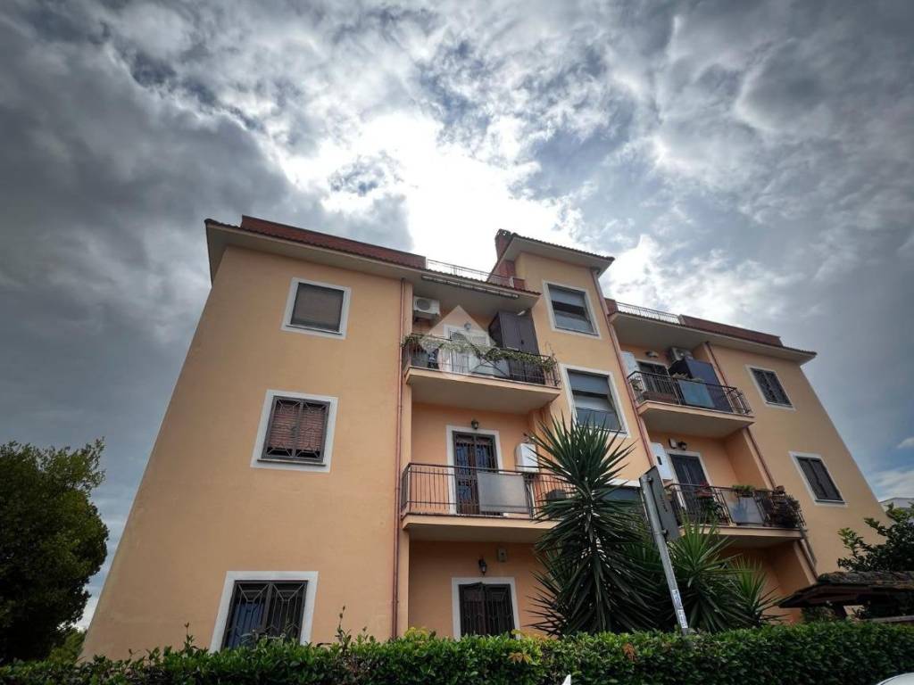 appartamento in vendita a Marino in zona Santa Maria delle Mole