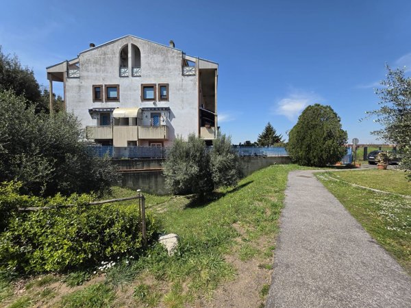 appartamento in vendita a Marino in zona Frattocchie