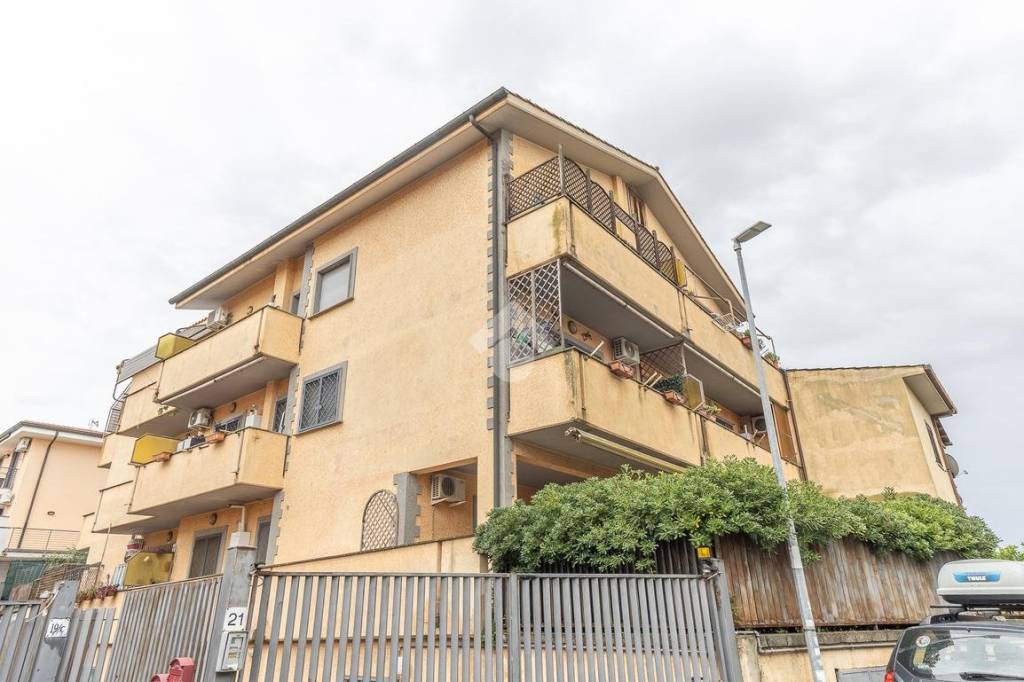 appartamento in vendita a Marino in zona Poggio delle Mole