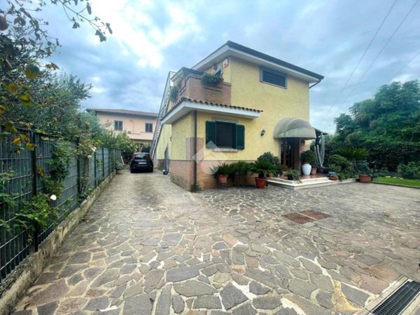 casa indipendente in vendita a Marino in zona Frattocchie